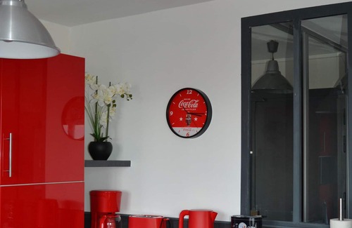 Cusset Apartment | Appart 50m²-clim, wifi, balcony, secure parking, near metro, all comforts