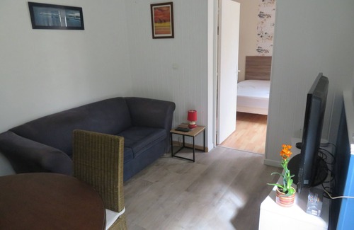 Basly Apartment | Appart' Basly - 10min from the beach - with garden