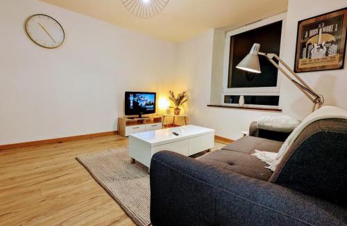 Charmes Apartment | Appart COSY 2 ch avec Terrasse privé & BBQ