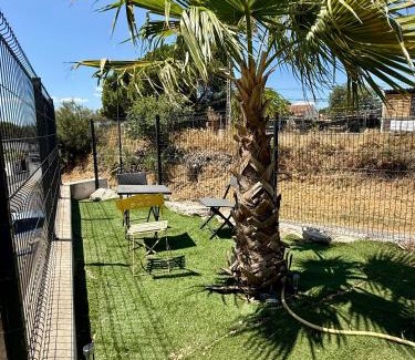 Bessan Apartment | Appart Pop-Art proche autoroute, plages et attractions, Wifi - TV, déco stylée, calme