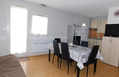 Premanon Apartment | Appart Spacieux rez de Chaussée. 6 Pers + 1 Bébé. Station des Rousses-prémanon