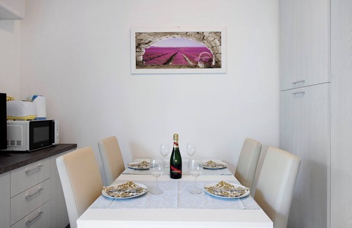 Nesso Apartment | Appartamento "2 Il Tornante" with Lake & Mountain Views, Wi-Fi, A/C & Balcony
