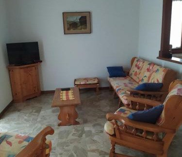 Vilminore di Scalve Apartment | APPARTAMENTO ACERO ROSSO