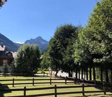La Thuile House | Appartamento ampio giardino adiacente piste sci 4/6 posti letto