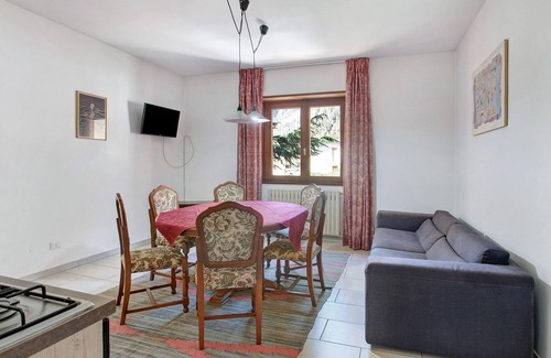 Turchi Apartment | Appartamento Blu with Mountain View, Wi-Fi, Balcony, Terrace & Garden