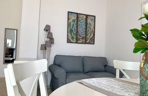Savelletri Apartment | Appartamento climatizzato presenta 2 camere da letto
