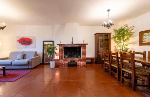 Guzman Apartment | Appartamento con Camino in Centro Storico