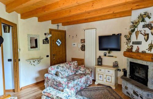 Vione Apartment | Appartamento con Terrazza 40mq Panoramica & Garage Privato - Residence Gardenia