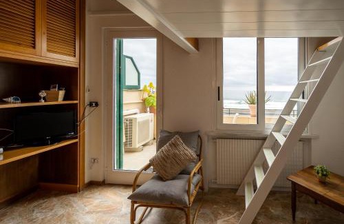 Alassio Apartment | Appartamento fronte mare con terrazzo zio