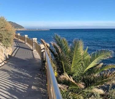 Imperia Apartment | Appartamento Incantevole a 100metri dal mare e accanto alla Pista Ciclabile
