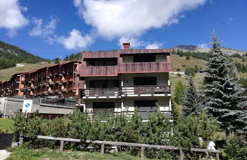 Borgata Sestriere Apartment | Appartamento Bilocale 5 Posti Letto Fronte Montagne e Piste da sci