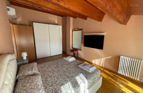 Lugo Apartment | Appartamento Luce- 2 camere da letto-Centro storico-Parcheggio privato gratuito