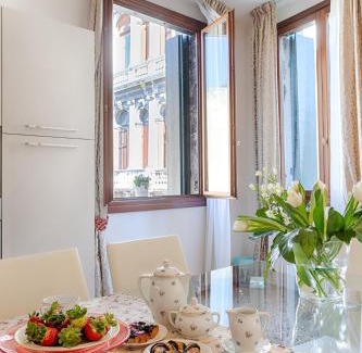 Cannaregio Apartment | Appartamento Perla con vista Canale