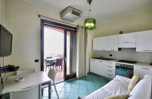 Acciaroli House | Appartamento Torre Caleo I: A charming apartment located right on the beach, with Free WI-FI.