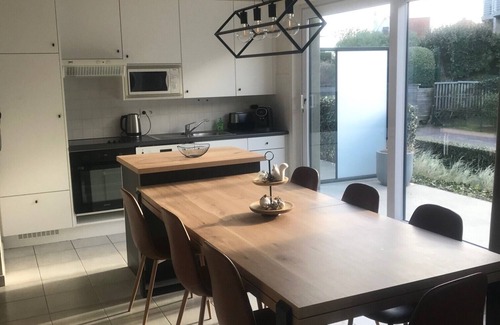 Sint-Idesbald Apartment | Appartement 3 Slaapkamers met Groot Zonnig Terras + Garage Box - Nabij Strand