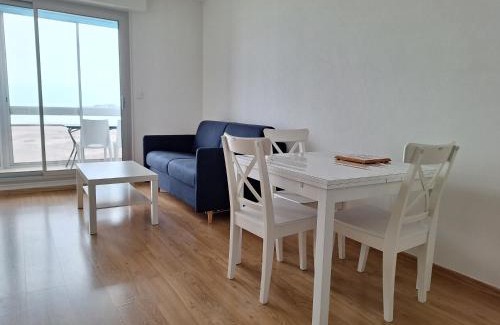 Saint-Gilles-Croix-de-Vie Apartment | Appartement fonctionnel, vue imprenable mer