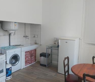 Lavelanet Apartment | Appartement 2 chambres et salon de massage