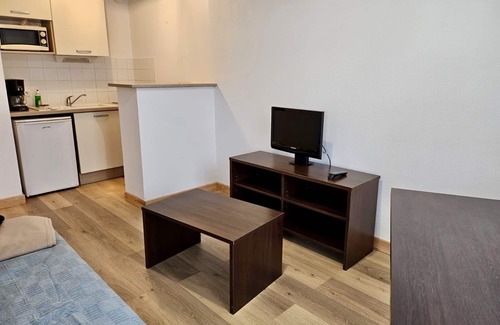 Equemauville Apartment | Appartement 2 Pièces aux Portes de Honfleur, Avec vue sur la Forêt !