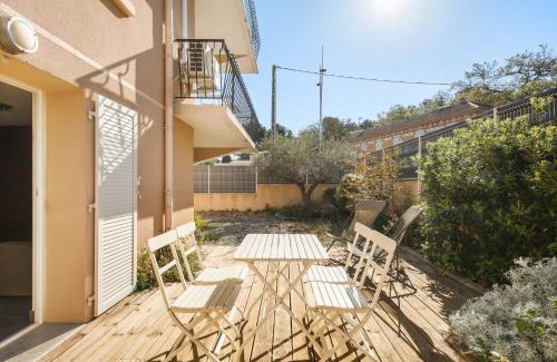 Le Pradet Apartment | Appartement 3 étoiles coquet à 700m de la mer Les Bonnettes WiFi PK BY HC