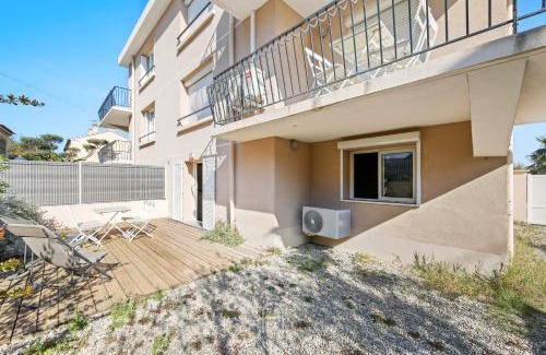 Le Pradet Apartment | Appartement 3 étoiles coquet à 700m de la mer Les Bonnettes WiFi PK BY HC