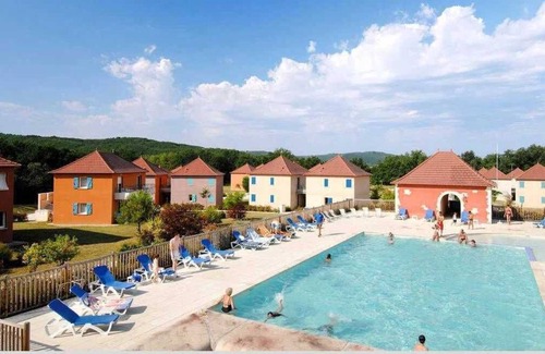 Prayssac Apartment | Appartement 3 étoiles - Piscine - eega0c