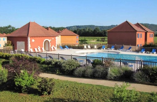 Prayssac Apartment | Appartement 3 étoiles - Piscine - eega0c