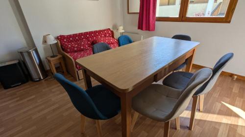 Arvieux Apartment | Appartement 3 pieces 6 personnes, 2 chambres, avec piscine l'été et au pied des pistes l'hiver