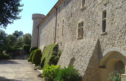 Viols-le-Fort Apartment | Appartement 4 Chambres Dans un Château du 16ème Siècle