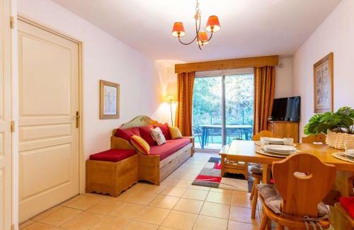 Vielle-Aure Apartment | Appartement 4 pers à Vielle Aure avec piscine, parking, proche du centre et des remontées - FR-1-296-482