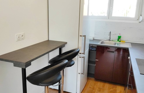 Plantieres Queuleu Apartment | Appartement au Calme - 3 Chambres Avec Télé, 2 sdb