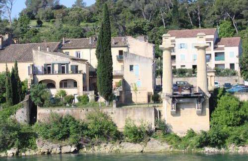 Remoulins Apartment | Appartement au pied du gardon.