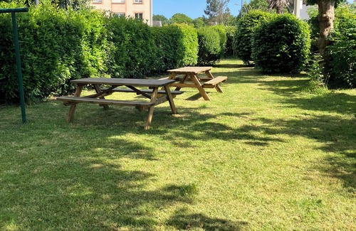 Pont-l'Abbe House | Appartement AU REZ DE Chaussee AU Sein D'une Maison DE Caractere Avec Jardin