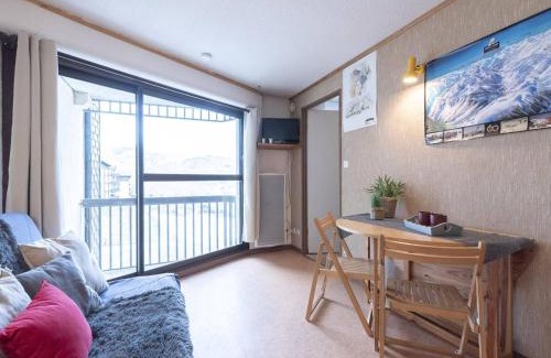Cadeilhan-Trachere Apartment | Appartement avec balcon, parking proche pistes pour 4 personnes à Saint-Lary-Soulan - FR-1-296-189