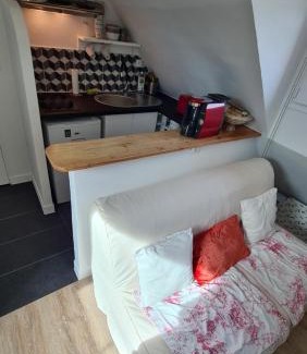 Quartier de la Place-Vendome Apartment | Appartement Cœur de Paris avec vue sur les toits