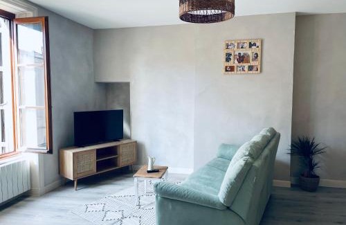 Charlieu Apartment | Appartement centre de Charlieu
