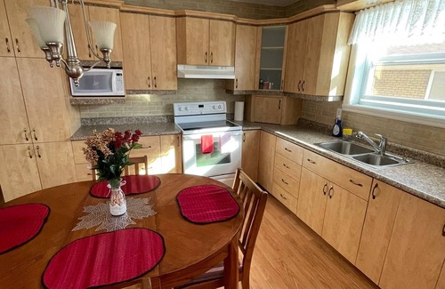 Mauricie Apartment | Appartement Charmant Situé Près de L'université à Découvrir