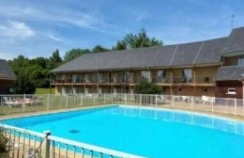 Saint-Gatien-des-Bois Apartment | Appartement Cosy 5 Mins Honfleur Piscine Terrasse