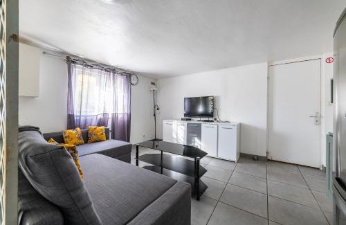 Noisy-le-Grand Apartment | Appartement Cosy - Proche Disneyland - Paris - RER