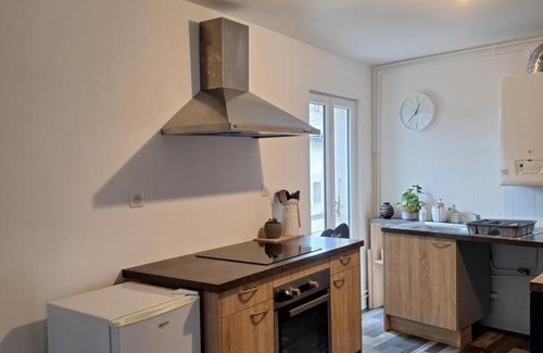Saint-Pierre-de-Juillers Apartment | Appartement du pilori centre ville