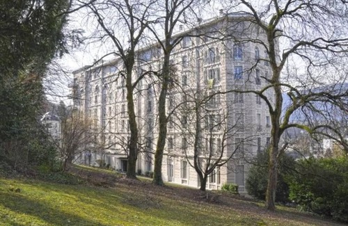 Aix-les-Bains City Center Apartment | Appartement Dans un Ancien Palace Avec Piscine