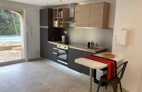 La Panouse Apartment | Appartement Dans Villa Avec Piscine Entre Calanque et Colline