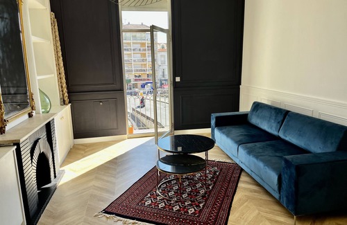Sete Apartment | Appartement de 55m2 Haussmanien sur le Canal Royal de Sète