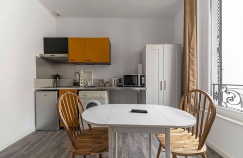 Republique Apartment | Appartement design Centre Ville proche Thermes
