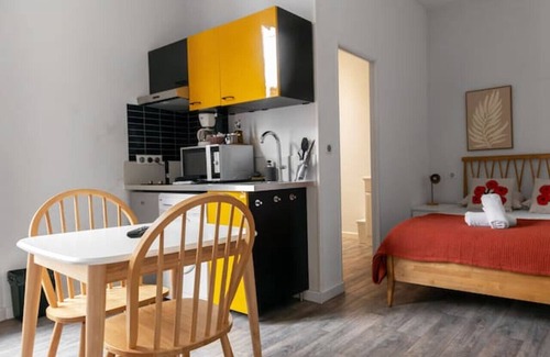 Republique Apartment | Appartement design Centre Ville proche Thermes