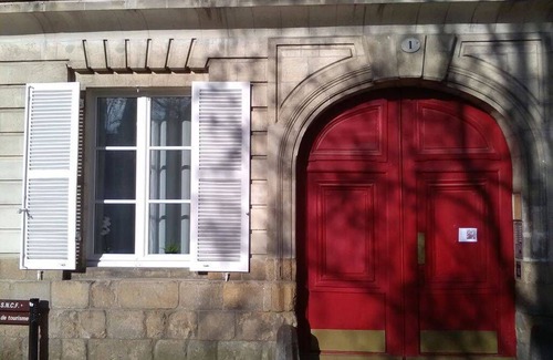 Celas Apartment | Appartement Devant le Musée