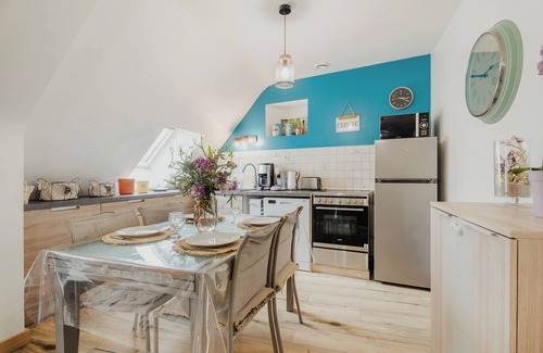 Baguer-Pican Apartment | 'Appartement Du Bonheur' with Shared Terrace and Wi-Fi