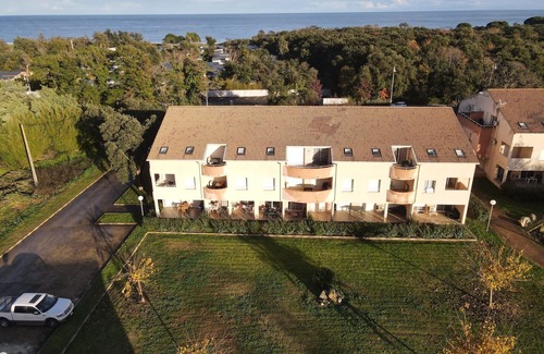 Santa-Maria-Poggio Apartment | Appartement 2 Piscines, 100m de la Mer, 4/6 Personnes