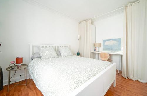 Saint-Ouen Apartment | Appartement idéal famille, en duplex et au calme, au pied du métro "Mairie de Saint Ouen"