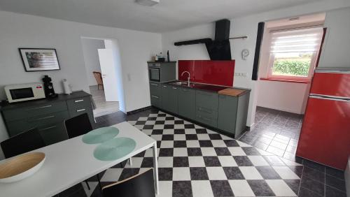 Schoetmar Apartment | Appartement Lavendel, Ferienwohnung mit eigenem Eingang wie ein kleines Haus