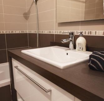 5th Arrondissement Apartment | Appartement le Joliot Curie 4-6 pers à Lyon - Eurexpo - LDLC - POLUTEC - SALON DE L'AUTO